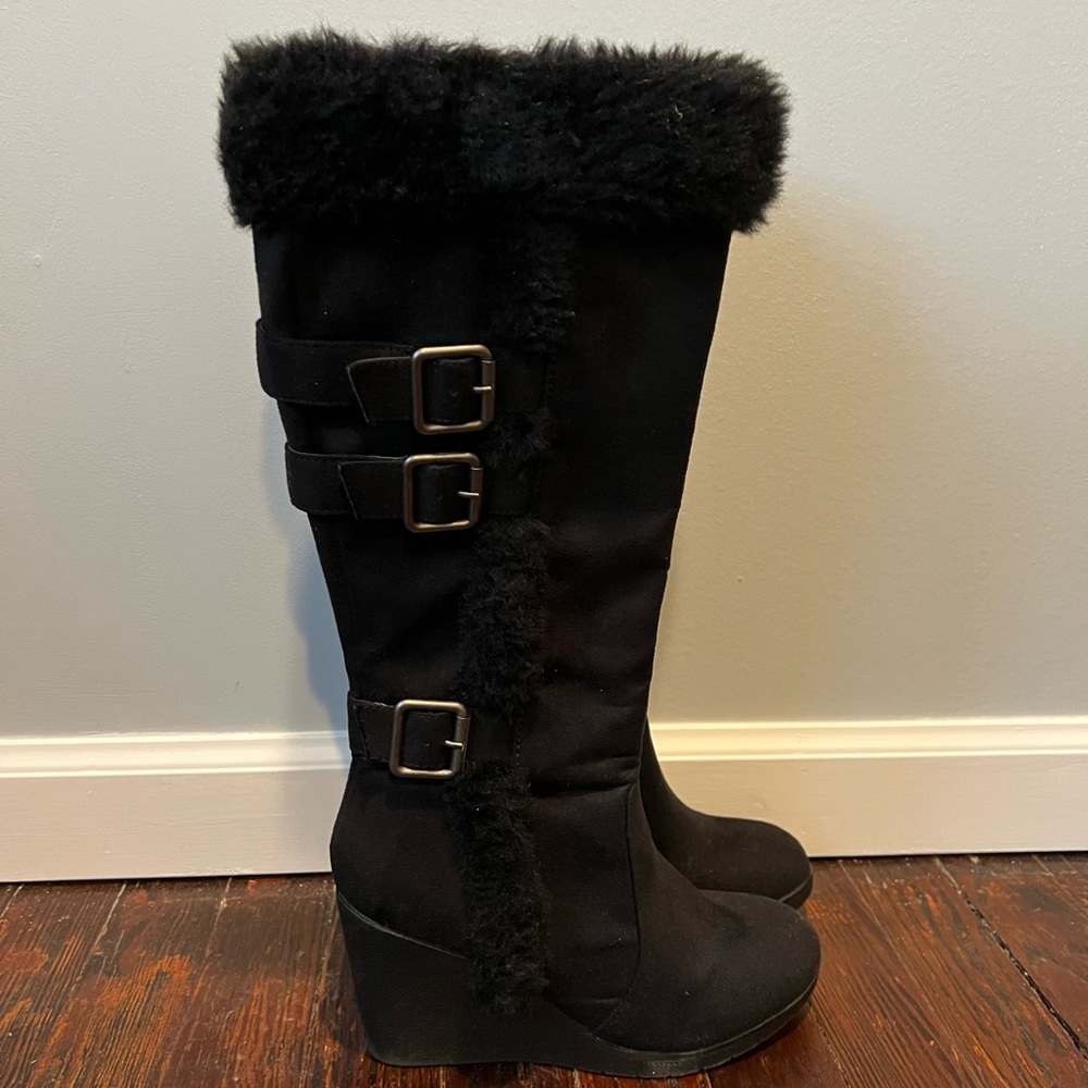 Wedged knee-high boots